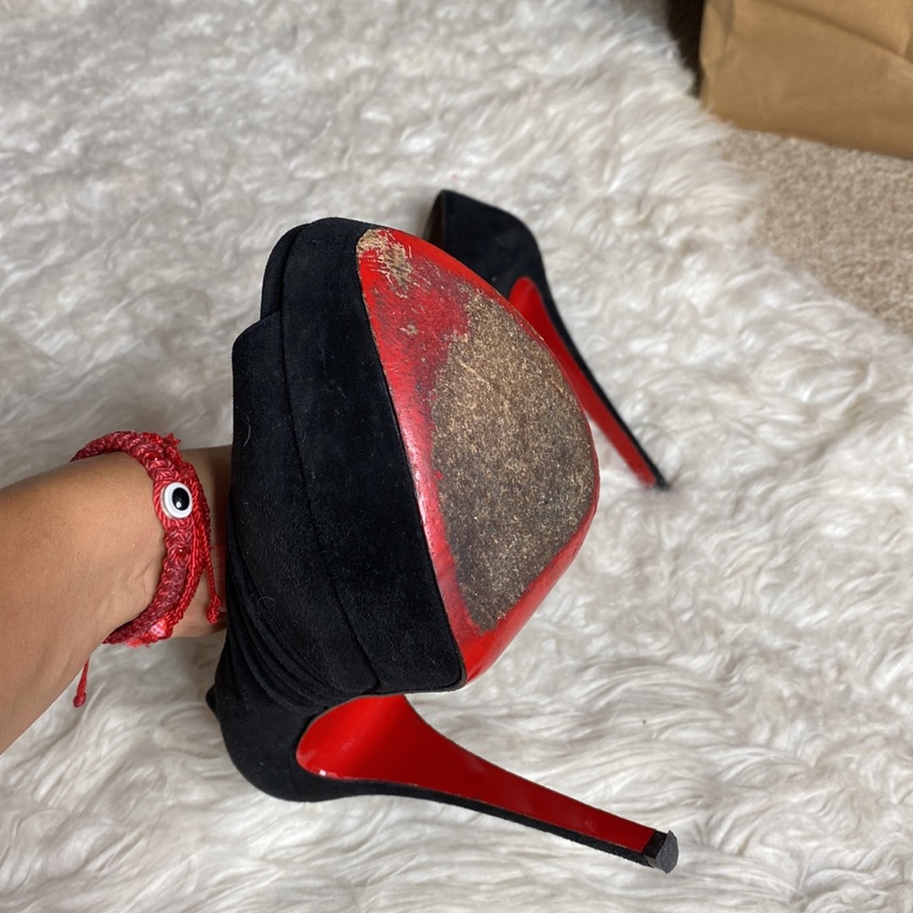 Red bottoms 👠 - Picture 4 of 4